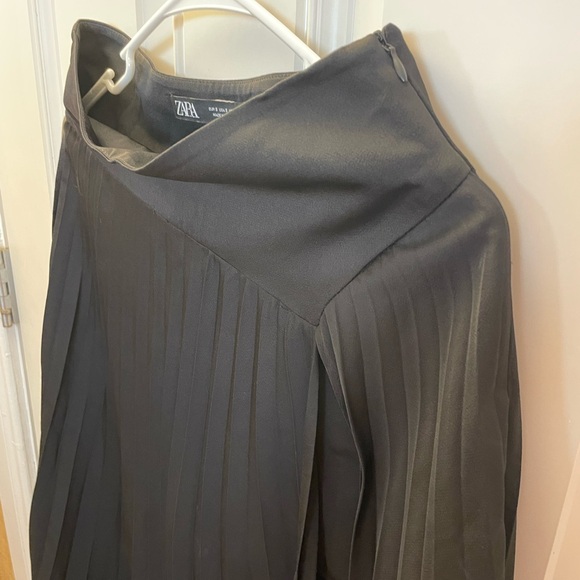 ZARA Pleated Midi Skorts - Black - Small - Picture 11 of 13